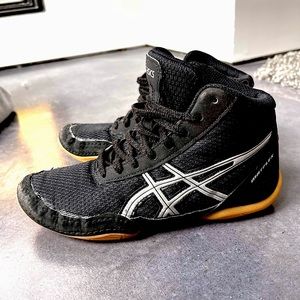 Boys ASICS wrestling shoes
